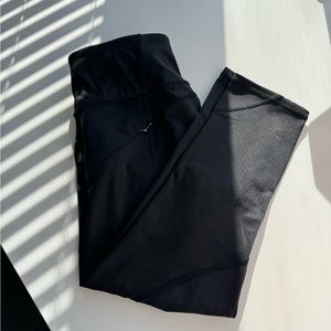 Athleta Mesh Contender Capri XS